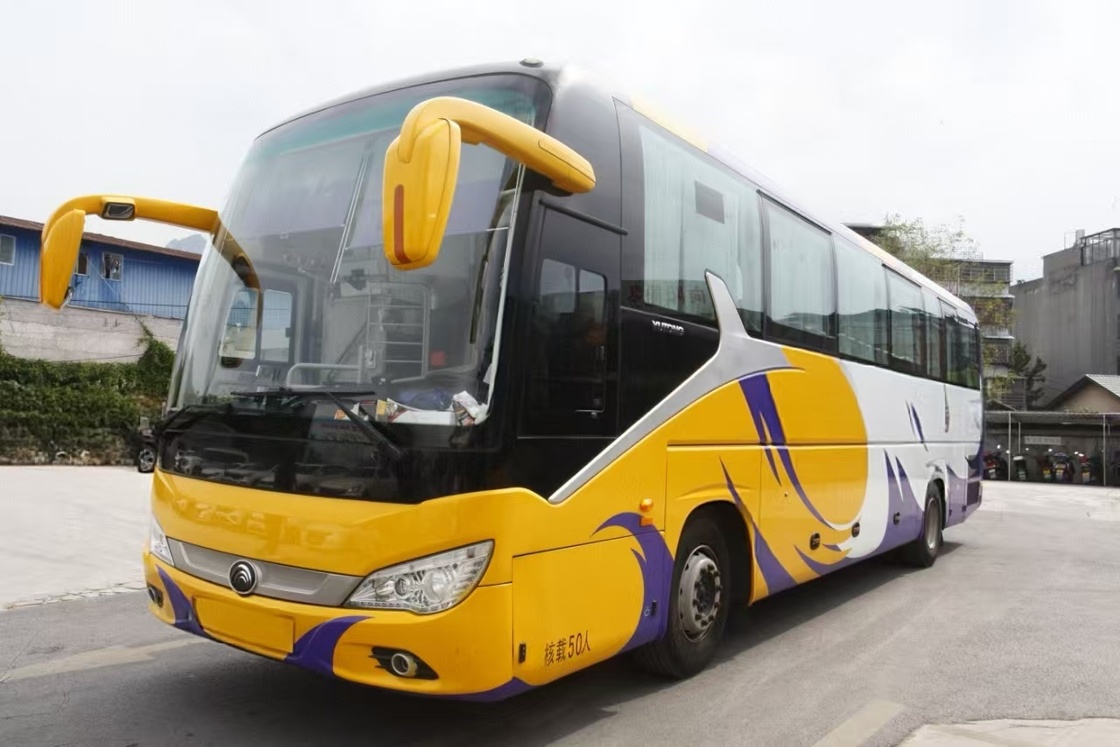 Bus Pelatih Yutong Diesel 50 Tempat Duduk Bekas Mesin Weichai Tur Bus Antar Kota/Antar Kota RHD/LHD
