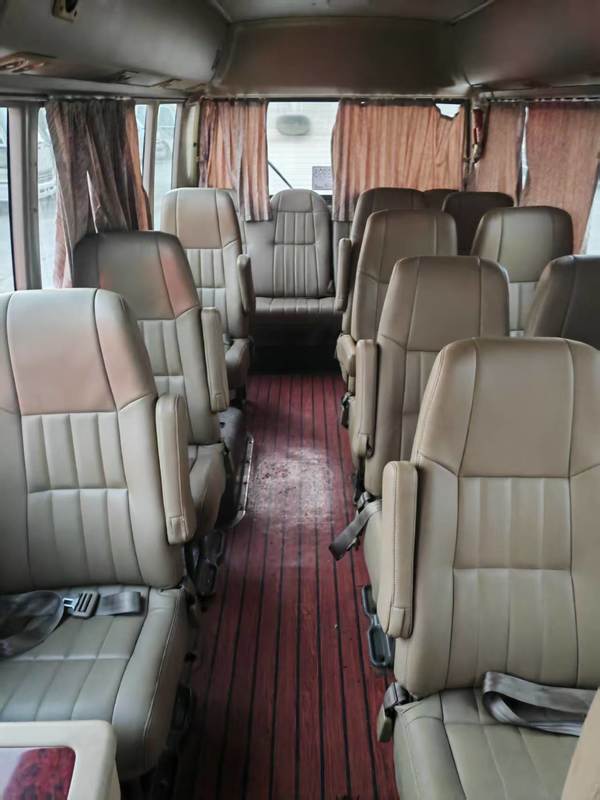Toyota Coaster Bus 29 Seater Diesel Bus Bisnis Komersial Bus Pendakian