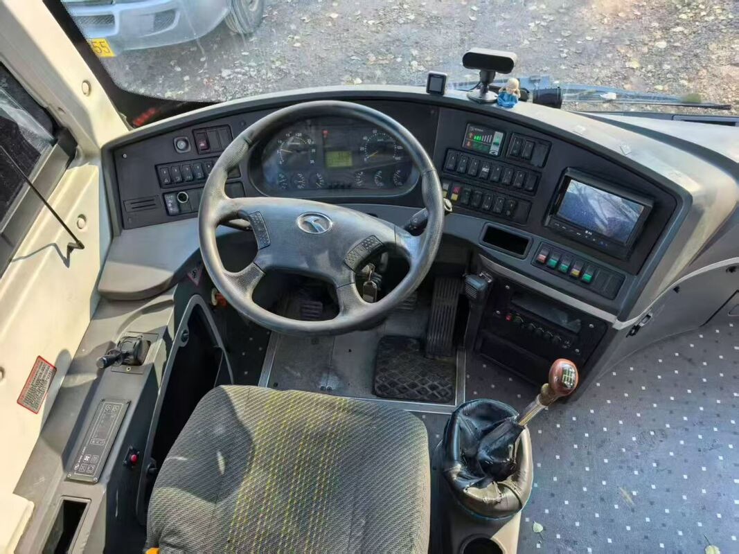 Bus Kinglong bekas 39 kursi Leafspring mewah Suspensi Yuchai Motor School Tour Intercity Coach
