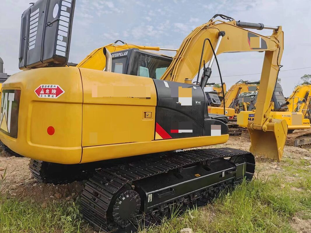 Digunakan rel Excavator merek Cina 21T dalam kondisi yang sangat baik kapasitas 1m3 daya nominal 103kW untuk konstruksi