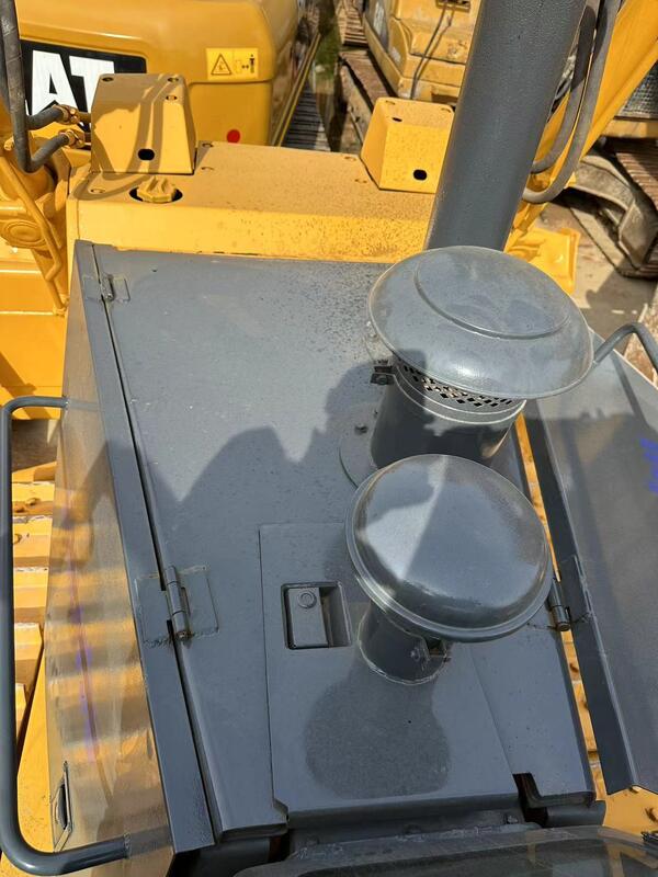 Baru Datang Bekas Merek Cina Bulldozer Roda Berjalan Kapasitas Bucket 5 Ton Kondisi Sangat Baik Daya Terukur 305 KW 14.07 L Untuk Konstruksi Kondisi Sangat Baik