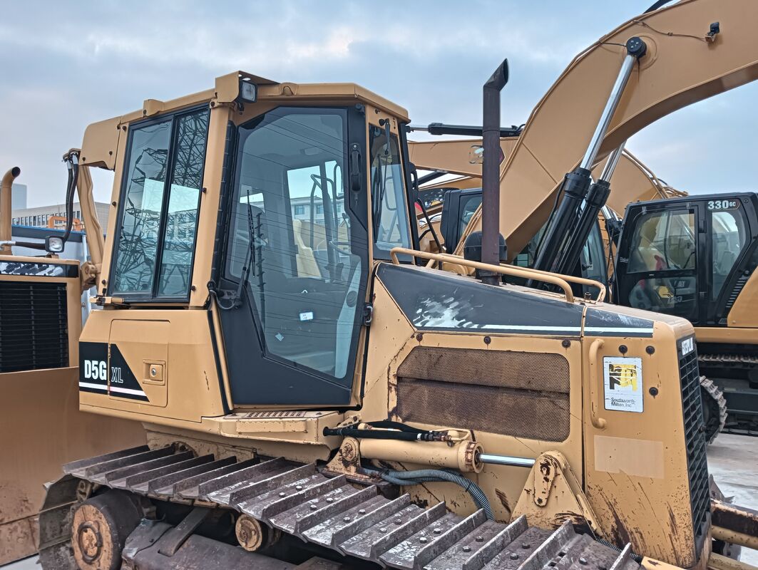Dipakai Cina merek track Bulldozer Ember Kapasitas 8.919 Ton Dalam kondisi yang sangat baik 74kW 5.0 L Untuk konstruksi