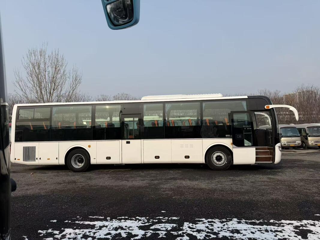 Bus Wisata bekas Yutong Zk6121 Yuchai 330hp Leaf Spring 67 kursi Transportasi mewah dengan AC