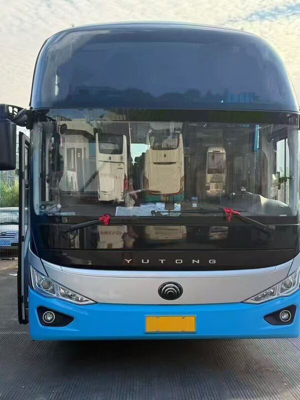 Bus Bus bekas Yutong Zk6128 Weichai 375hp Euro 5 Leaf Spring 48 kursi Transportasi mewah dengan AC untuk antar-jemput atau jarak jauh