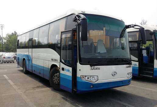 Bus Tour Second Hand Performance Higer dengan 49 Kursi Fast 6 Gear