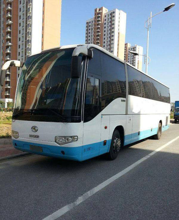Bus Tour Second Hand Performance Higer dengan 49 Kursi Fast 6 Gear