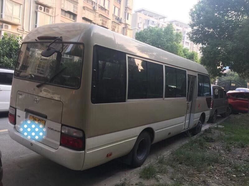 10-23 Kursi Bekas Coaster Bus Mesin Depan Euro3 Emission 108 Kw Max Power