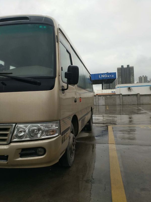 Tahun 2014 Digunakan Coaster Bus Merek Toyota Dengan 17 Kursi Sertifikasi ISO