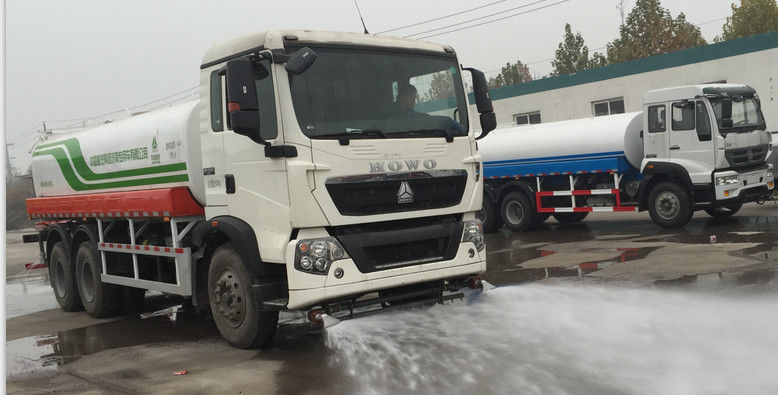 HOWO 336hp Truk Air Bekas Tipe Pengemudi LHD Pengoperasian yang Mudah Untuk Membersihkan Jalan