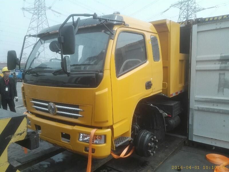 4 × 2 Drive Mode Truk Tipper Digunakan Dongfeng Merk Euro 3 Standar Emisi