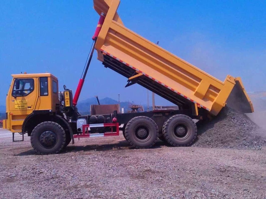 55km / H Kecepatan Maks. Dump Truck 8800 * 3275 * 4040 Dengan Mesin Weichai Euro 3