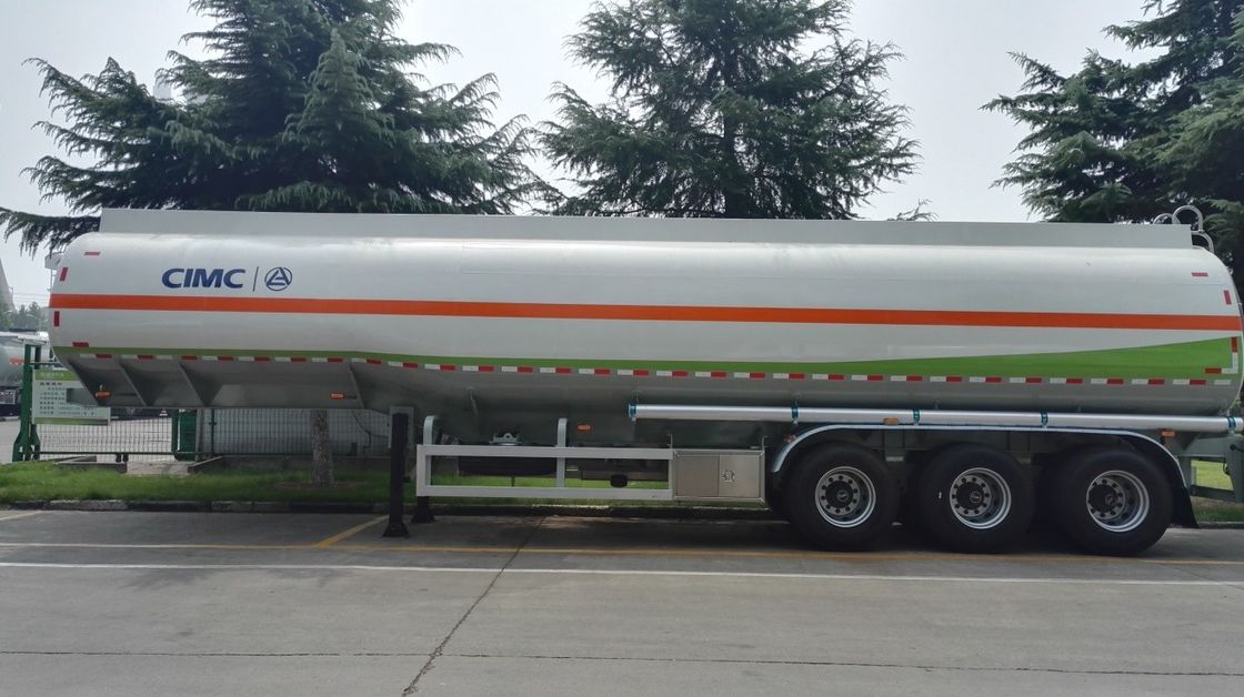 Trailer Tanker Stainless Steel 45000L Merek LINGYU Untuk Transportasi Minyak