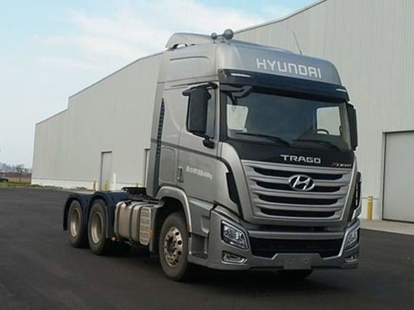 6 * 4 Drive Mode Truk Traktor Bekas 440hp Dengan Standar Emisi Euro V