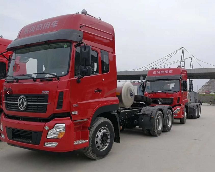 Trailer Truk Bekas Dongfeng, Unit Traktor Bekas 7560 × 2500 × 3030mm 6 × 4 Mode Drive