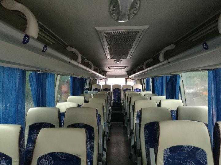 2013 Tahun 36 Kursi Digunakan Bus Pelatih Merek Kinglong Dengan Mesin Diesel Cummins