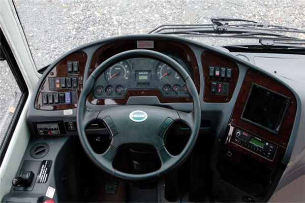 Bus Mini Digunakan Higer 35 Kursi, Pelatih Diesel Bekas 100 Km / H, Speed ​​Wheelbase 4250mm