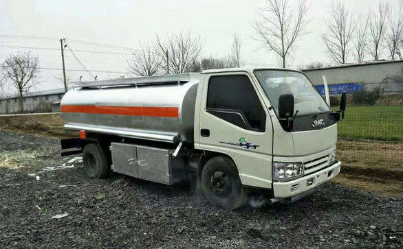 2014 Tahun Digunakan Minyak Tanker Bahan Bakar Diesel Tipe 5 Ton - 16 Ton Kapasitas Pemuatan
