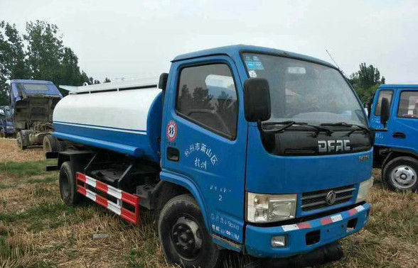 Truk Bahan Bakar Solar Digunakan 5 Ton - 16 Ton Kapasitas Pemuatan Dengan Chassis Merek Berbeda