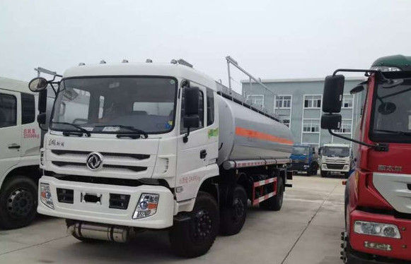 Truk Bahan Bakar Solar Digunakan 5 Ton - 16 Ton Kapasitas Pemuatan Dengan Chassis Merek Berbeda