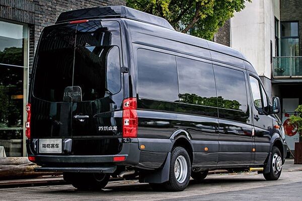 Bus Mini Digunakan Merek Higer 10-21 Kursi 100km / H Kecepatan Maksimal Untuk Pariwisata Nyaman