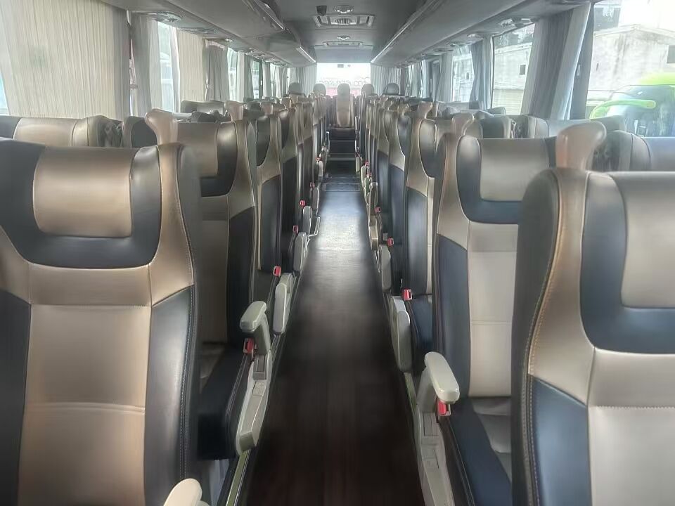 Yutong 6122 54 Kursi Bus Pelatih Bekas Mesin Diesel Weichai Bus Penumpang Tur Bekas untuk Afrika