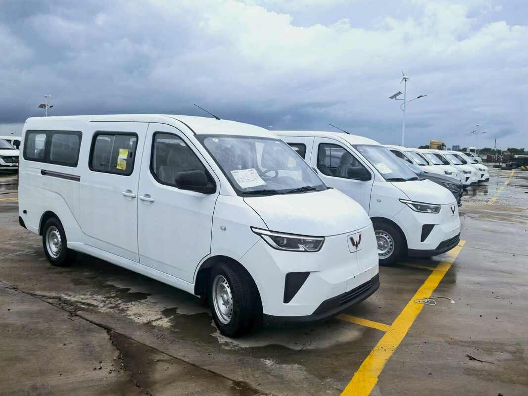 Wuling Yangguang EV, minibus listrik, van penumpang listrik 9 tempat duduk, shuttle bus listrik murni, bus listrik ringan, mikrobus listrik LHD