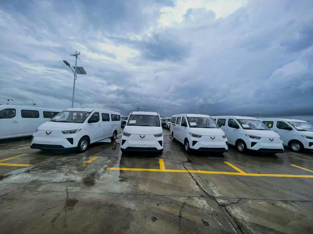 Wuling Yangguang EV, minibus listrik, van penumpang listrik 9 tempat duduk, shuttle bus listrik murni, bus listrik ringan, mikrobus listrik LHD
