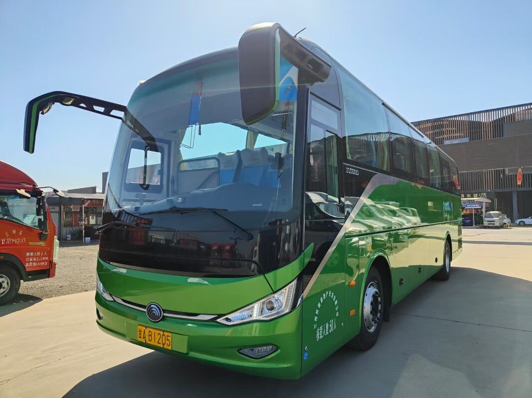 Bus Tur Mewah Yutong ZK6117 Bekas Pintu Ganda Mesin Diesel Weichai 50 Kursi LHD Dijual