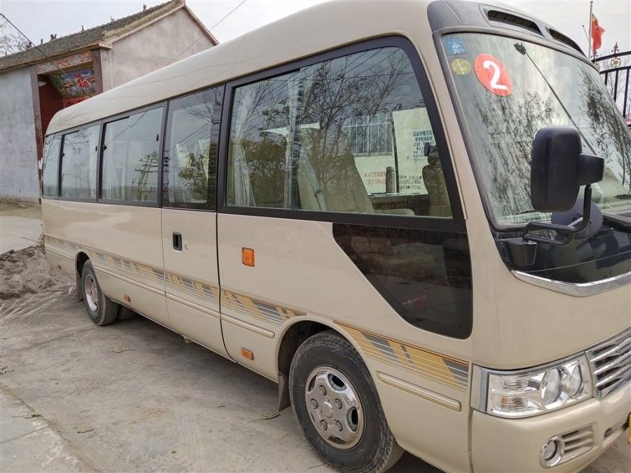 2017 Diesel Bekas TOYATO Second Hand Coaster Bus Tangan Kanan 23 Kursi Mini Bus