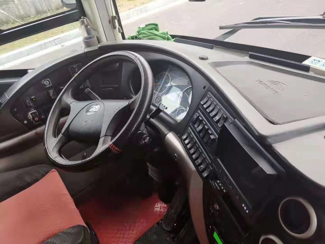 Euro Four Emission 49 Seats Digunakan Yutong Bus One And A Half Layer Second Hand Coaster Dengan A / C
