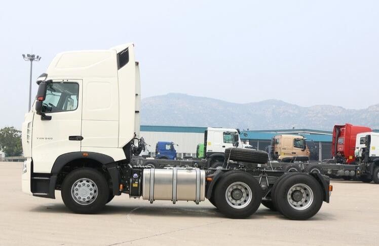 HOWO T7H Digunakan Truk Tugas Berat 6x4 Drive Dengan Tenaga Mesin A / C 397kW