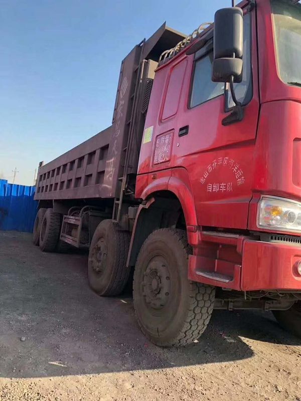 Howo 8x4 Digunakan Dump Truck 12 Roda 30-40 Ton Dengan Tampilan Bagus Tidak Ada Kerusakan