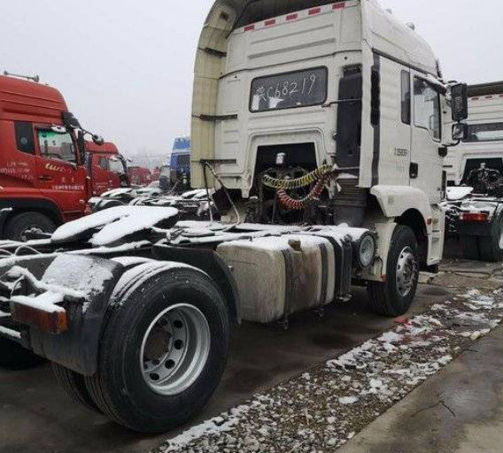 White Shacman Merek Trailer Traktor Bekas 350hp Euro V Manual Diesel 2017 Tahun
