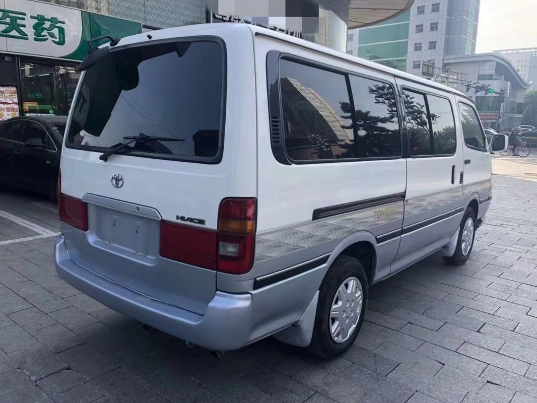 13 Kursi Diesel Toyota Digunakan Mini Bus Dengan AC Melengkapi No Kecelakaan 2015 Tahun