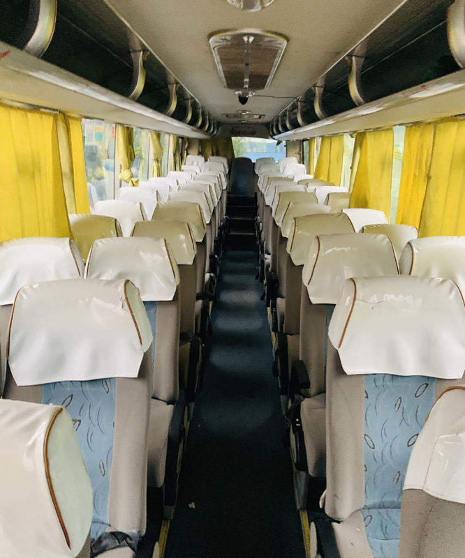6127 Model Diesel Yutong Digunakan Bus Wisata 55 Kursi 2011 LHD ISO Lulus
