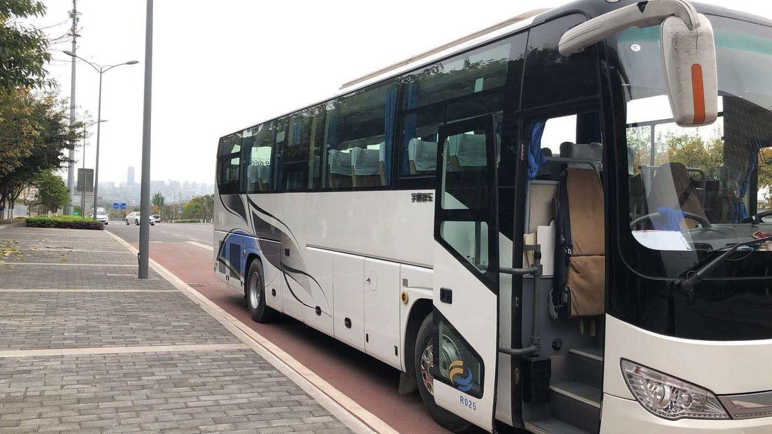 Warna Putih 11m Panjang Digunakan Yutong Coach Bus 51 Kursi Mesin Yuchai 2016 Tahun