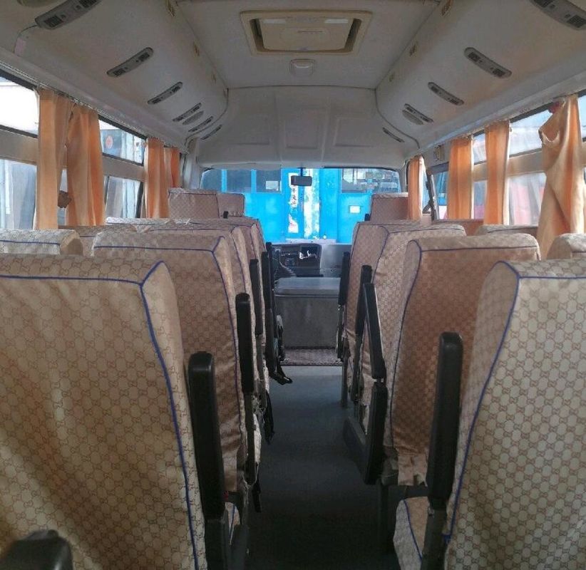 Mesin Huch Merk Yuchai Menggunakan Bus Komersial 30 Kursi 2010 Tahun 100km / H Kecepatan