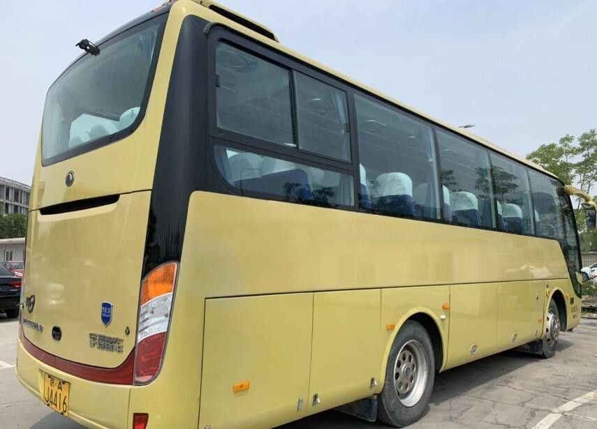 Bus Komersial Bekas Tahun 2017 / ZK6888 37 Kursi Bus Pelatih Bekas Panjang Bus 8774mm