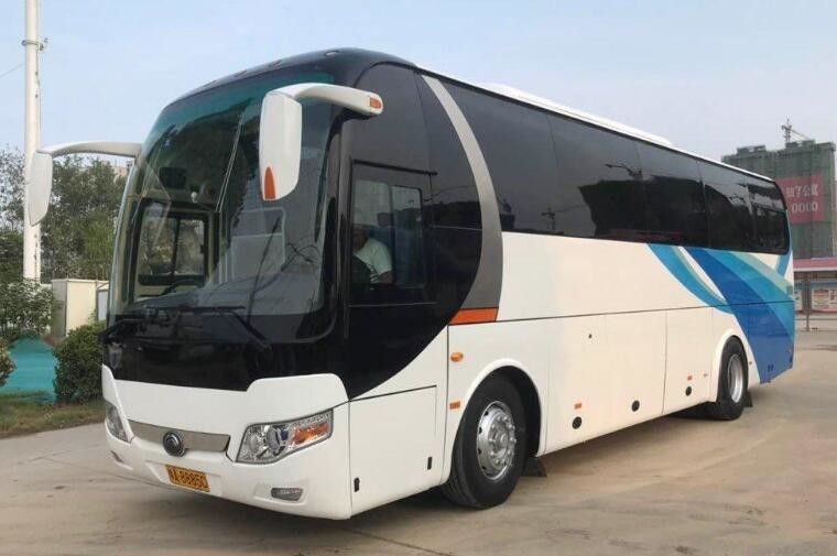 LHD / RHD Digunakan Yutong 45 Seater Bus 100km/H Kecepatan Maksimal 162kw Daya Motor