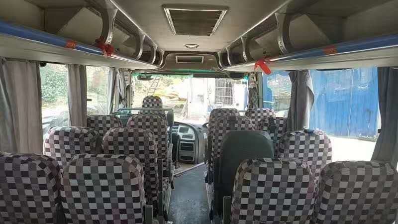 Model Yutong ZK6809 Panjang 8m Digunakan Bus Pelatih 33 Kursi Tugas Berat Tahun 2018