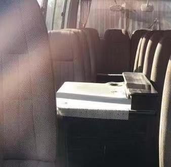 Tahun 2010 Toyota Coaster Menggunakan Bus 23 Kursi Mesin Diesel 15B Tinggi Bus 2585mm