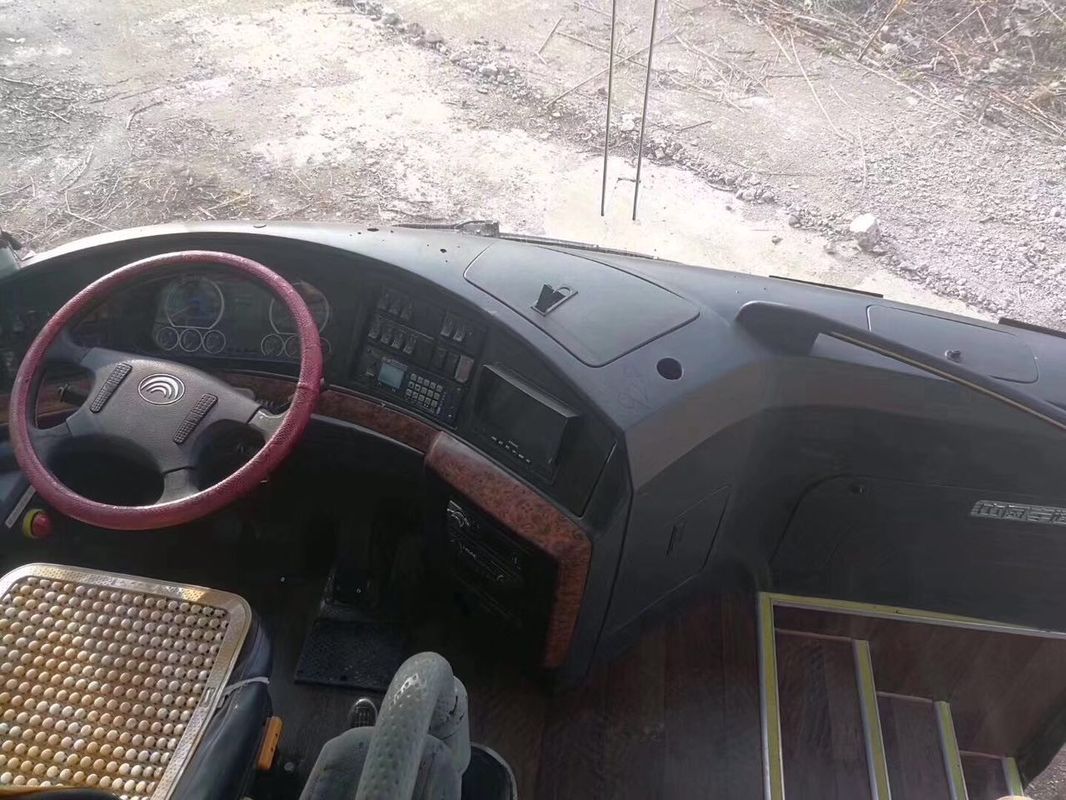 2013 Tahun Leaf Spring Digunakan Yutong Bus Penumpang Pelatih Bus 68 Kursi 100km / H Kecepatan Maks