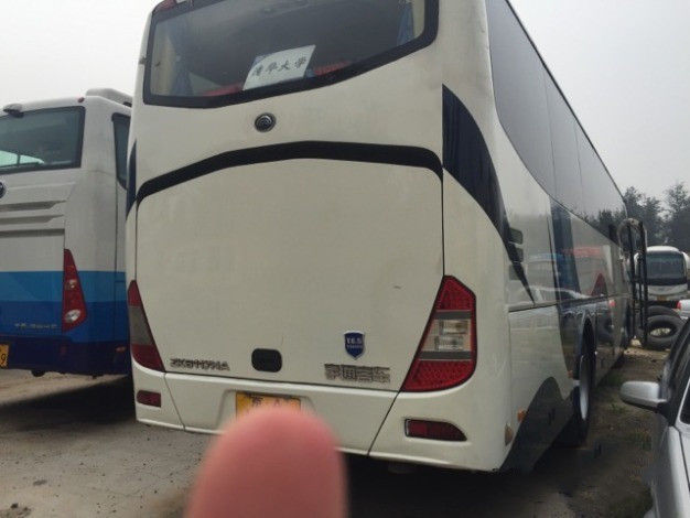 55 Kursi Bekas Yutong Second Hand Bus ZK6117 Model Coach Bus 2011 Tahun dengan daya AC 300ps