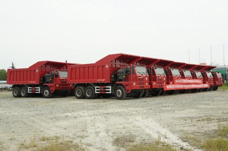 371HP Sinotruck Digunakan Dump Truck 50 - 70 Ton Minning Dump Truck