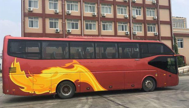 Bus Wisata Yutong Bekas Bekas 2011 Tahun 51 Kursi 6117 Model 100 km / H Kecepatan Maks