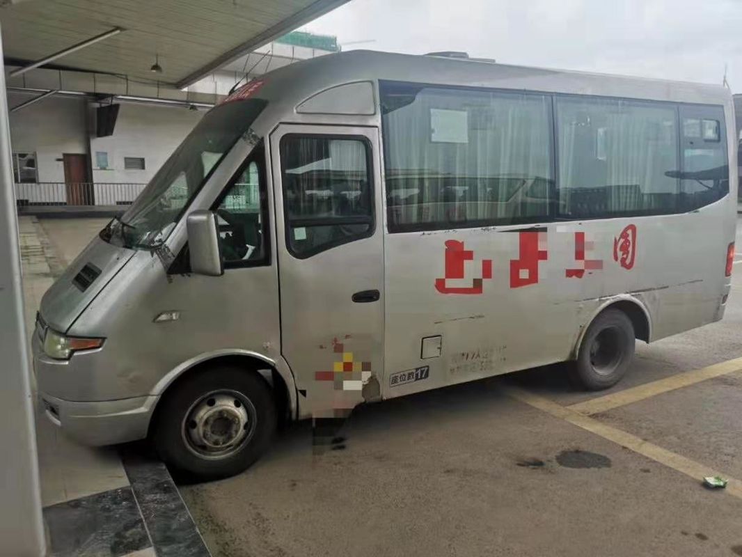 2013 Tahun Digunakan Coaster Bus MT 17 Kursi Mini Bus Diesel LHD 2798ml Perpindahan