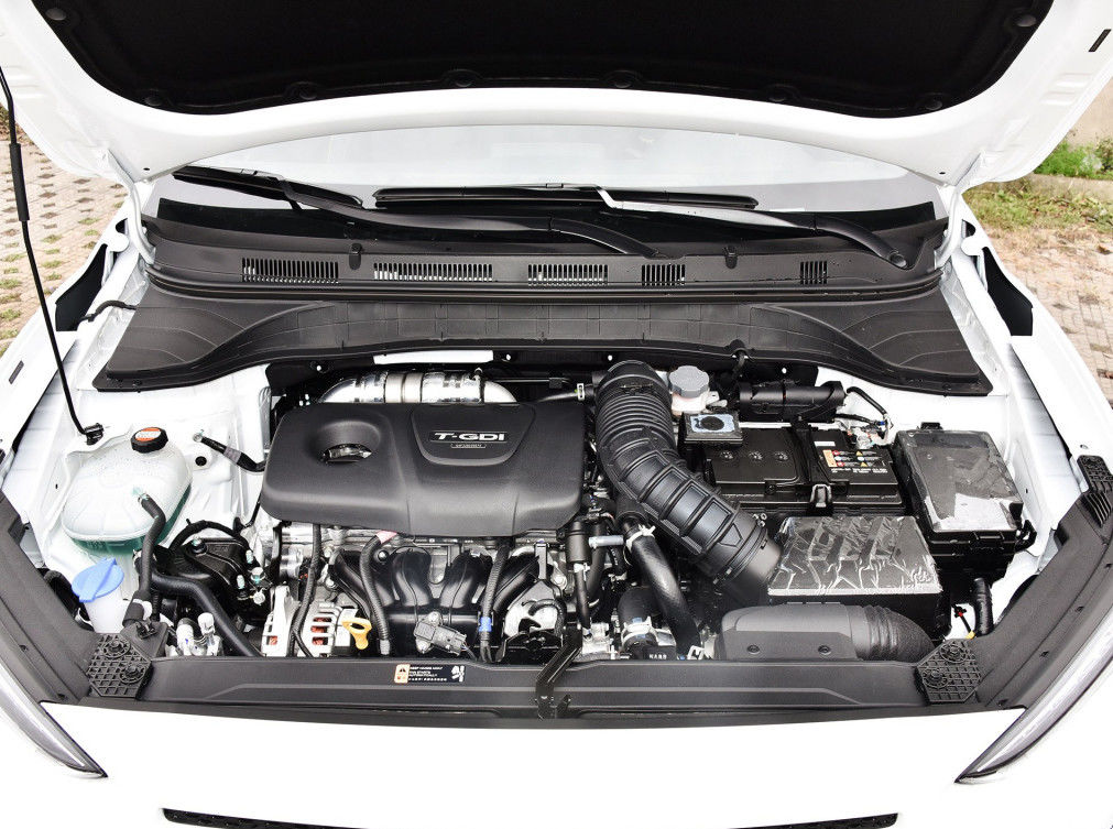 Hyundai Digunakan Mini Bus 1.6T 177hp F7 Gearbox 5 Kursi SUV Mini Car 1800mm Lebar Bus
