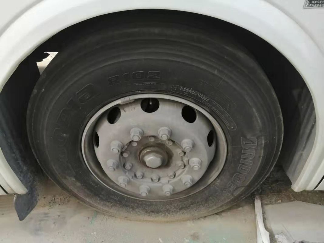 digunakan 51 kursi dua pintu LHD / RHD zk6127 model yutong bus 2010 tahun