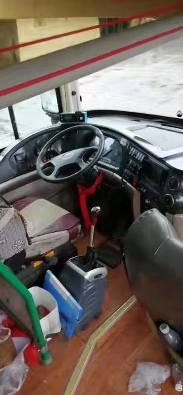 100km / H Max Speed ​​Digunakan Yutong Bus Satu Setengah Decker 50 Kursi 2011 Tahun