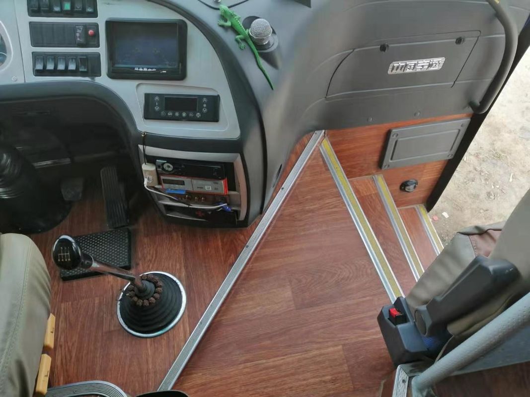Model ZK6908 Bahan Bakar Diesel Digunakan Yutong Bus 2015 Tahun 39 Kursi Warna Opsional